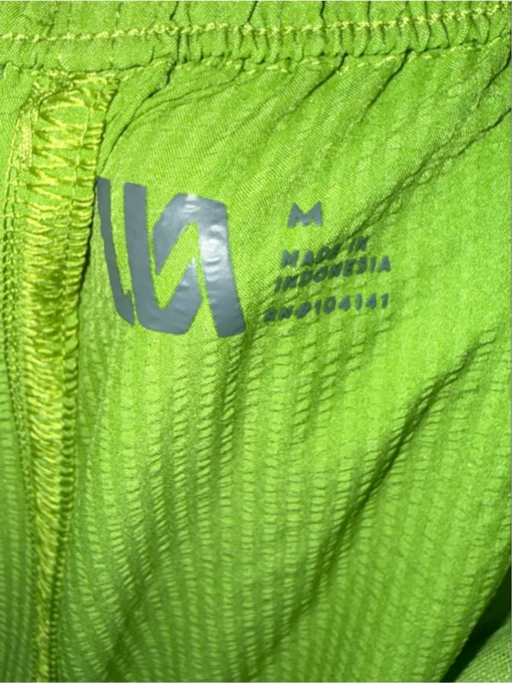Men's VRST Shorts size Medium Green Seersucker Relaxed Fit Athletic 6’ inseam